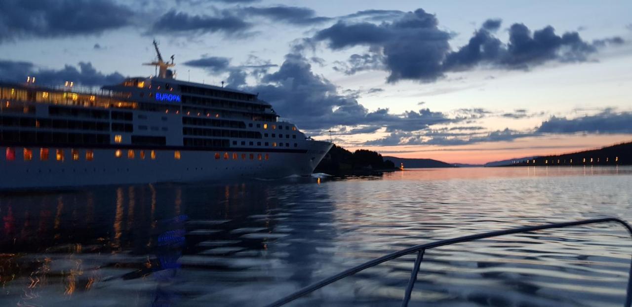 Elvestua Villa Gibostad ภายนอก รูปภาพ